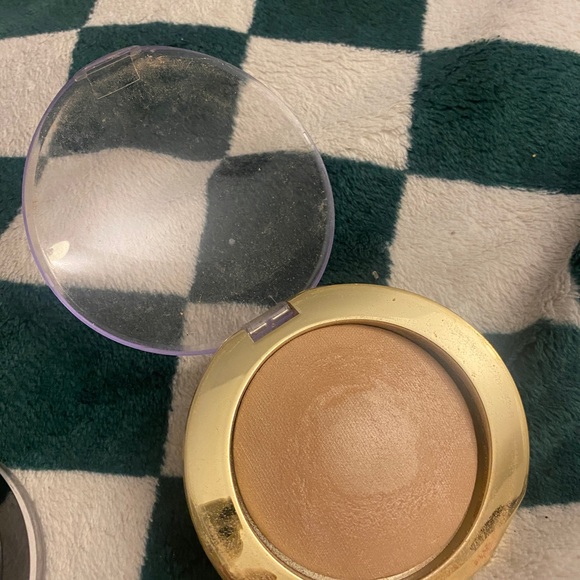 Tarte glow powder and nyx powder - Picture 5 of 5